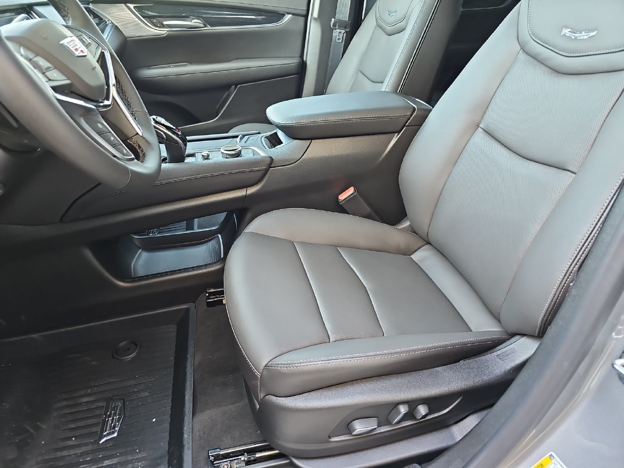 New 2026 Cadillac XT5 Premium Luxury w/ Driver Assist Package AWD/4WD image 15