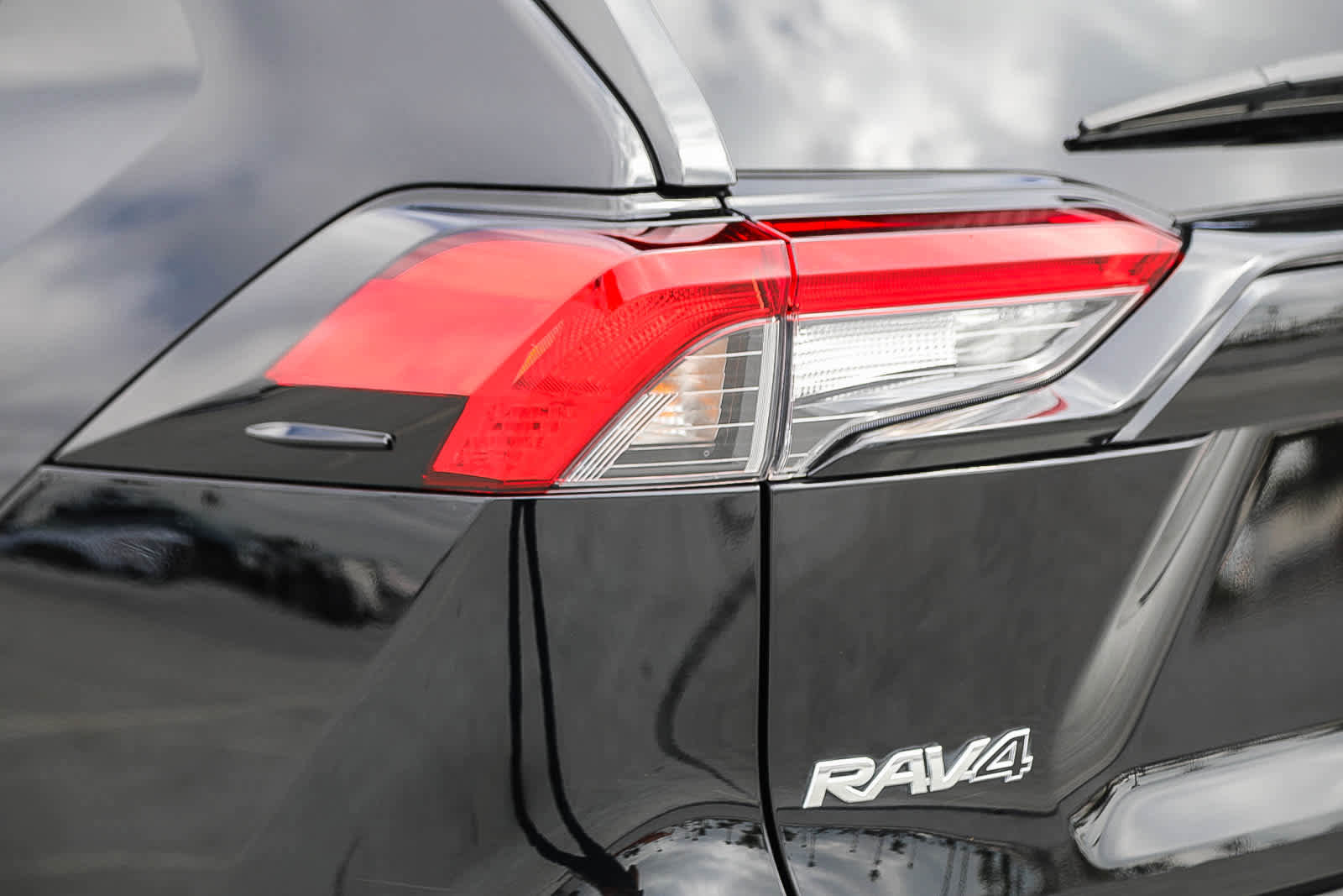 Certified 2025 Toyota RAV4 LE image 10