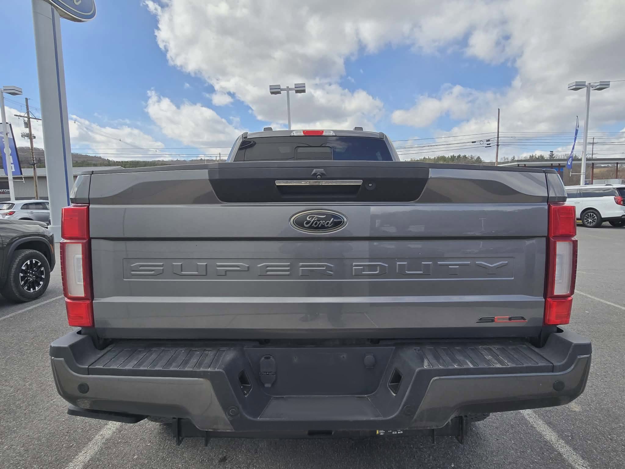 Used 2021 Ford F350 Lariat image 4