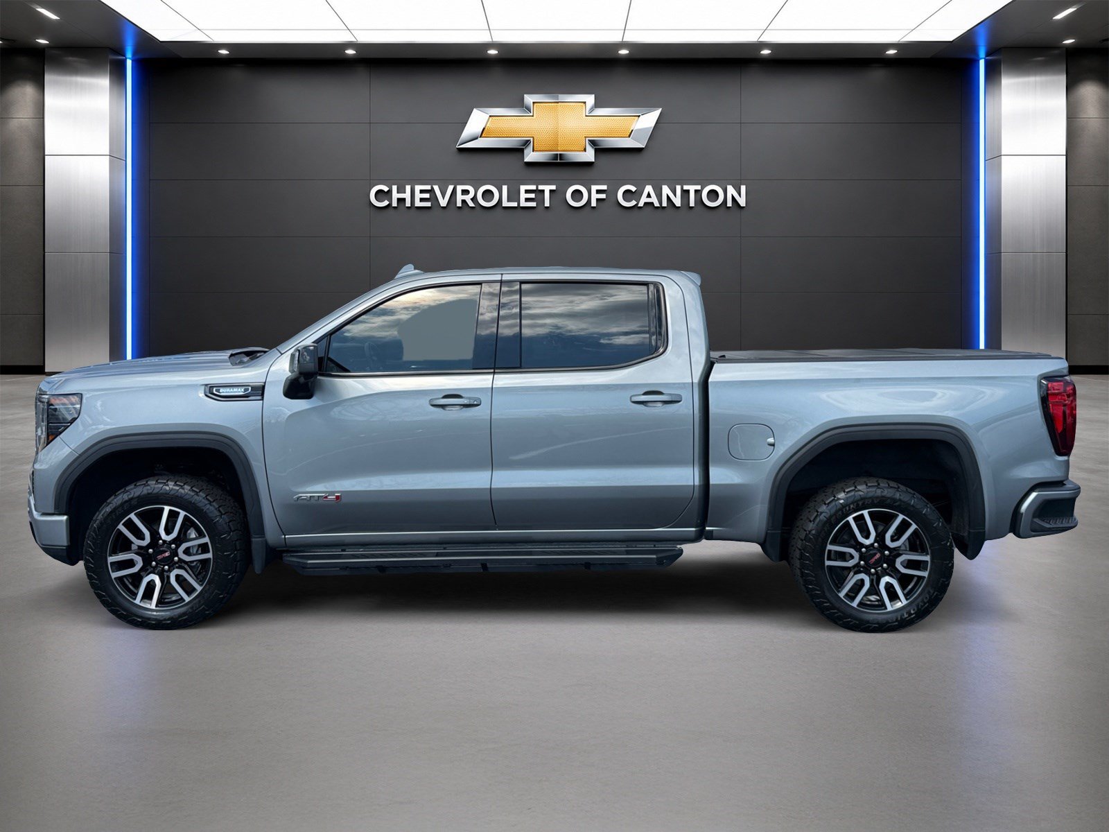Used 2023 GMC Sierra 1500 AT4 w/ AT4 Preferred Package AWD/4WD image 8