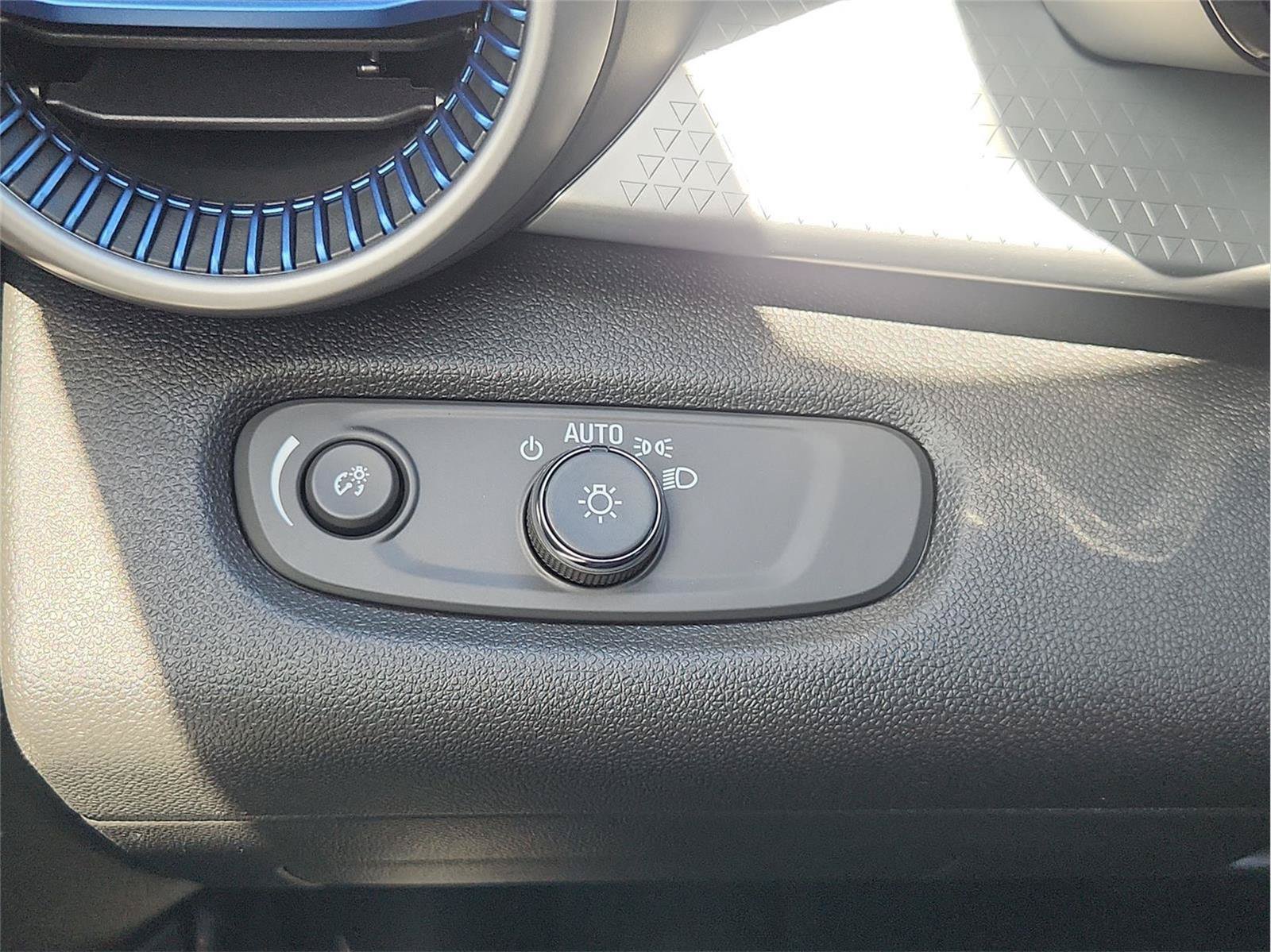 Used 2026 Chevrolet Trax LS FWD image 16