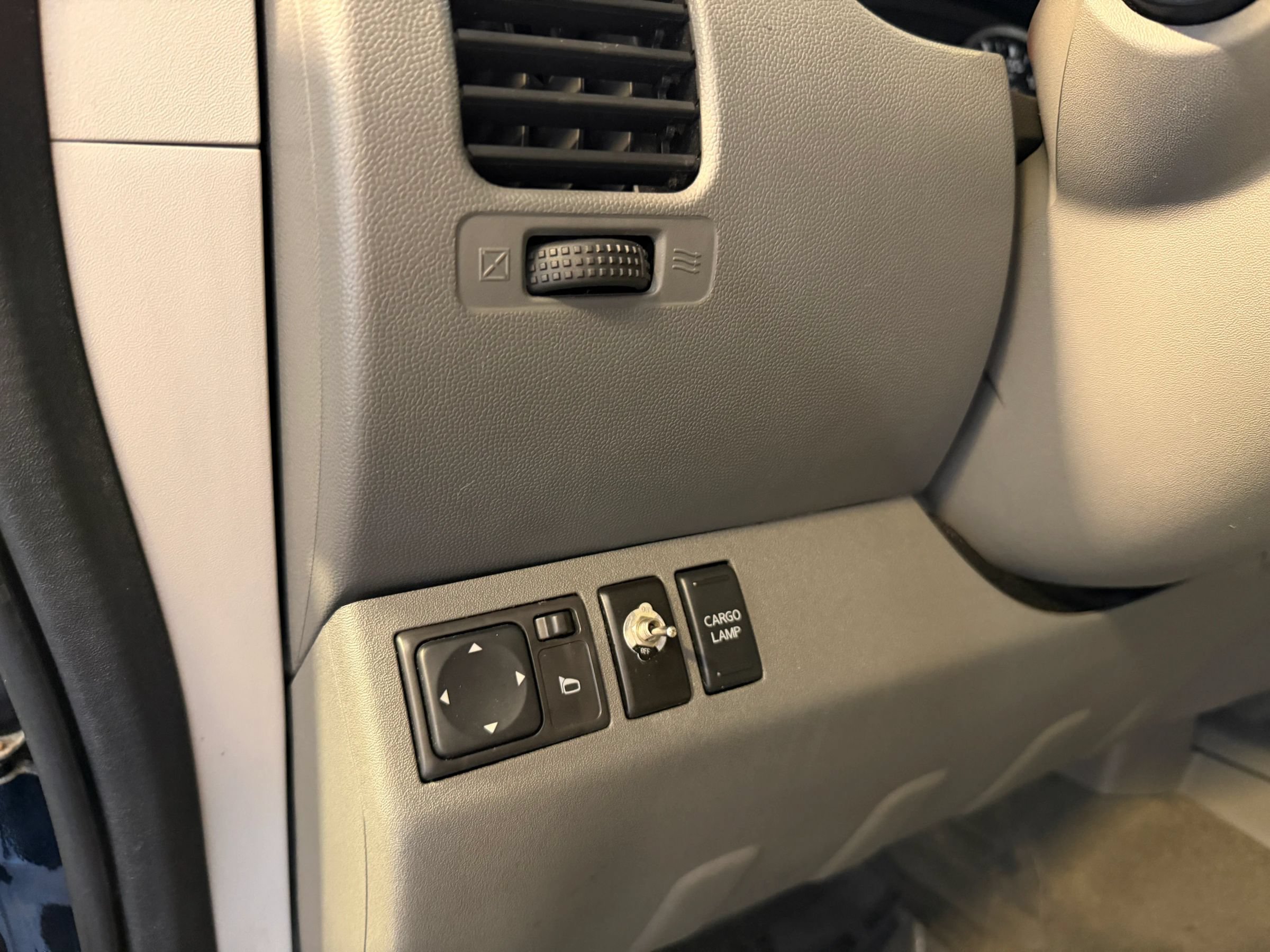 Used 2008 Nissan Frontier LE AWD/4WD image 11