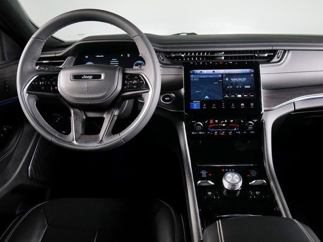 Used 2023 Jeep Grand Cherokee Overland image 14