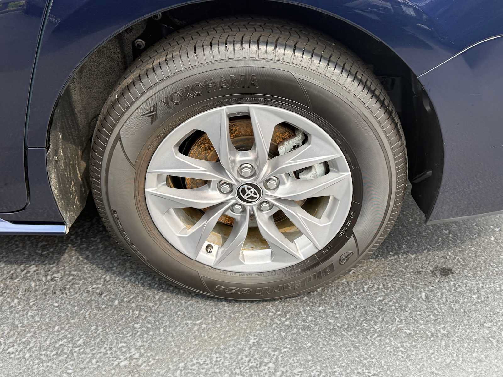 Certified 2026 Toyota Sienna LE AWD/4WD image 9