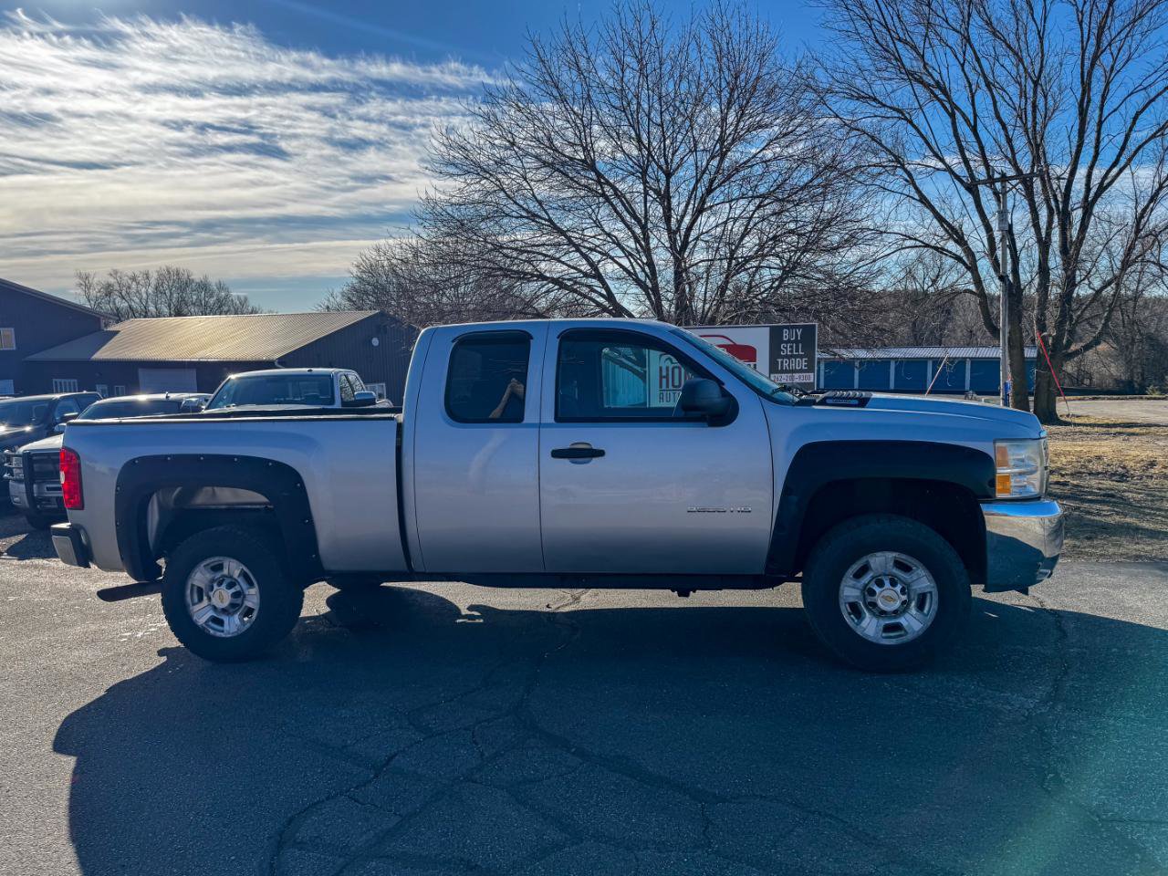 Used 2010 Chevrolet Silverado 2500 LT w/ Interior Plus Package AWD/4WD image 2