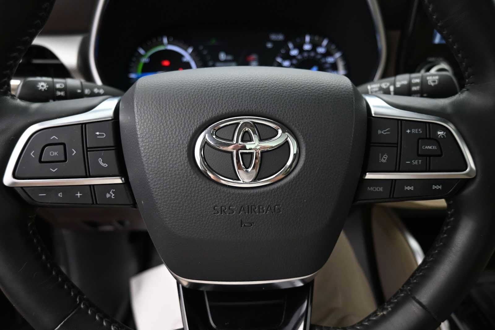 Used 2021 Toyota Highlander Platinum AWD/4WD image 6
