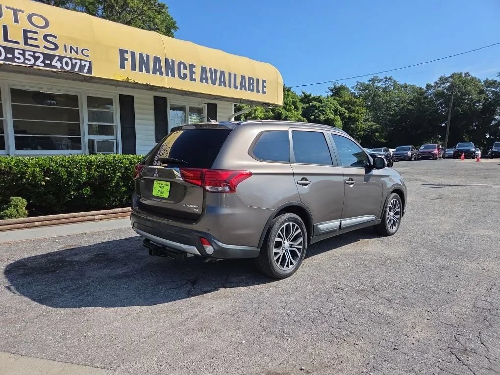 Used 2016 Mitsubishi Outlander SEL FWD image 6