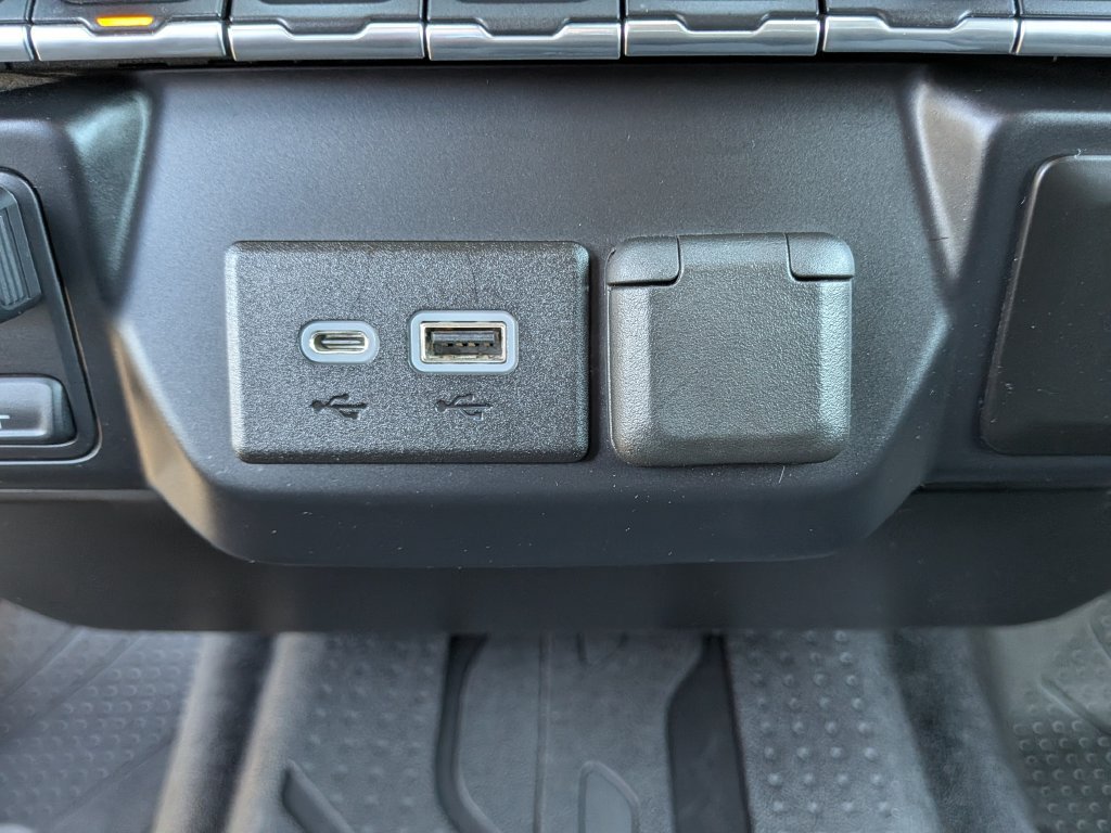 Used 2019 Chevrolet Silverado 1500 LT w/ All-Star Edition AWD/4WD image 23