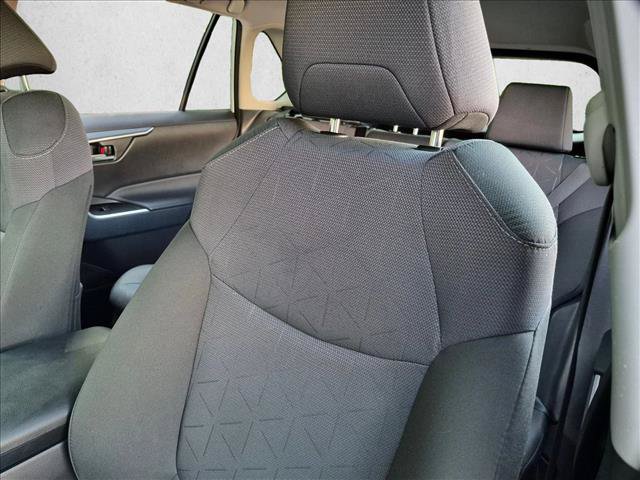 Used 2025 Toyota RAV4 XLE AWD/4WD image 13