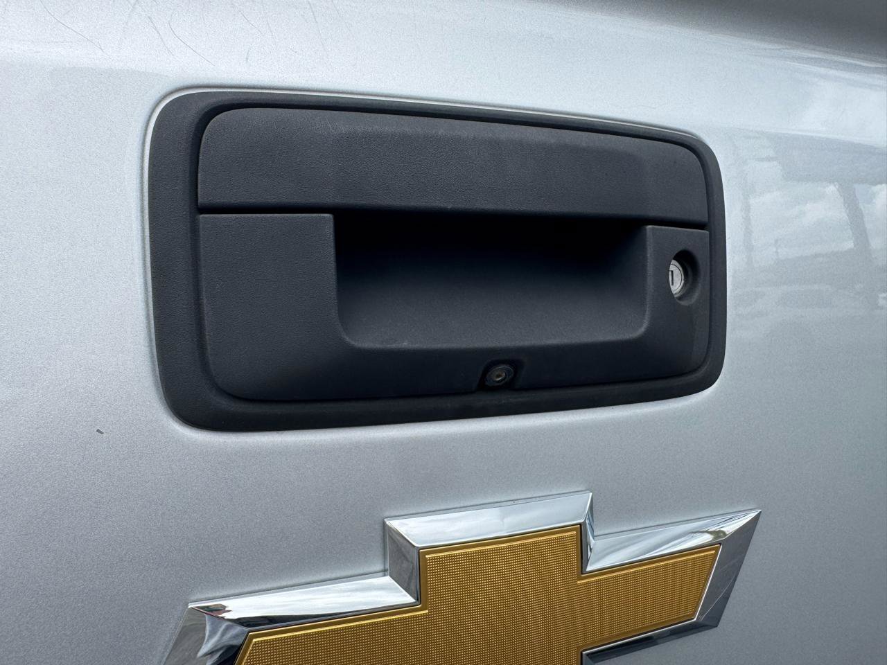 Used 2015 Chevrolet Silverado 1500 LTZ Z71 w/ LTZ Plus Package image 9