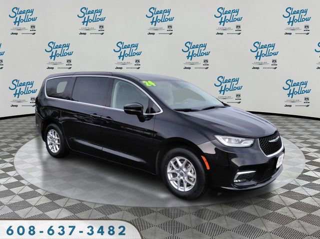 Used 2024 Chrysler Pacifica Touring-L image 3