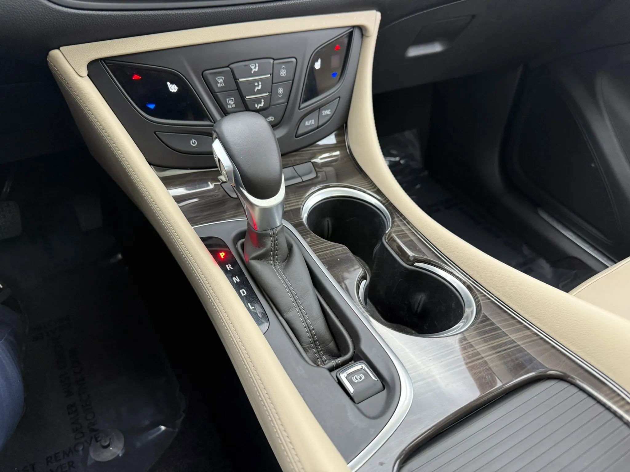 Used 2019 Buick Envision Essence FWD image 20