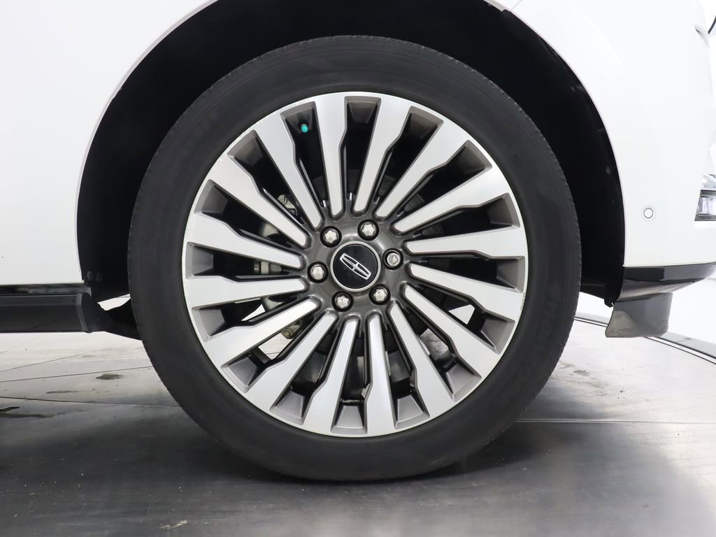 Used 2021 Lincoln Navigator Reserve w/ Luxury Package RWD image 47