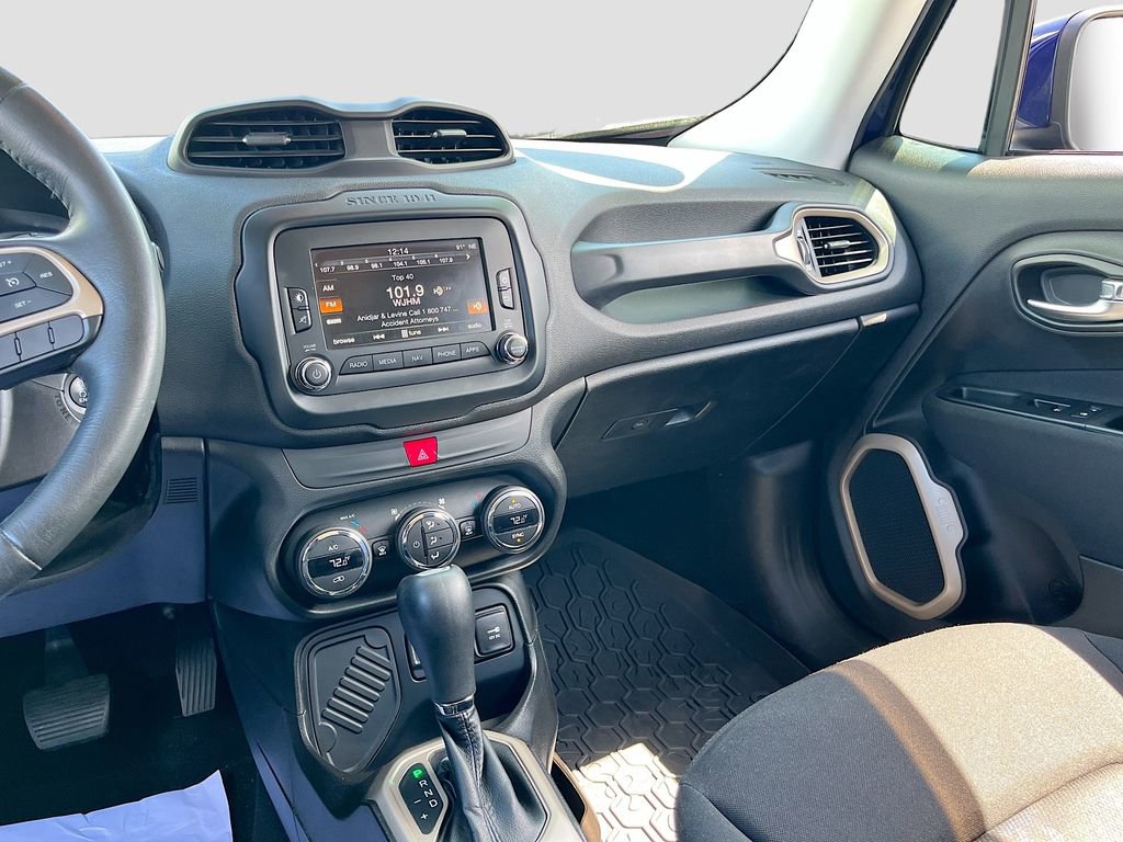 Certified 2016 Jeep Renegade Latitude image 21