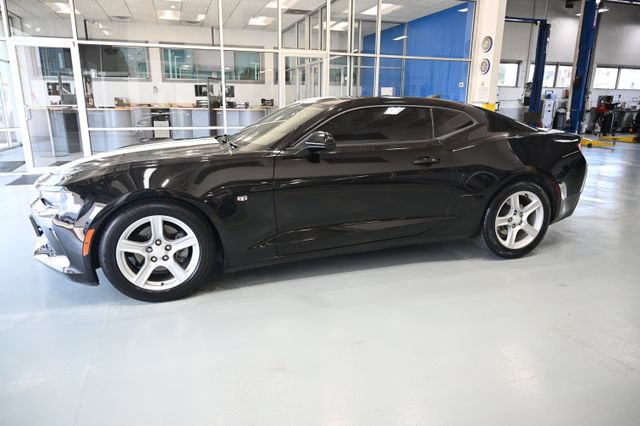 Used 2016 Chevrolet Camaro LT RWD image 9