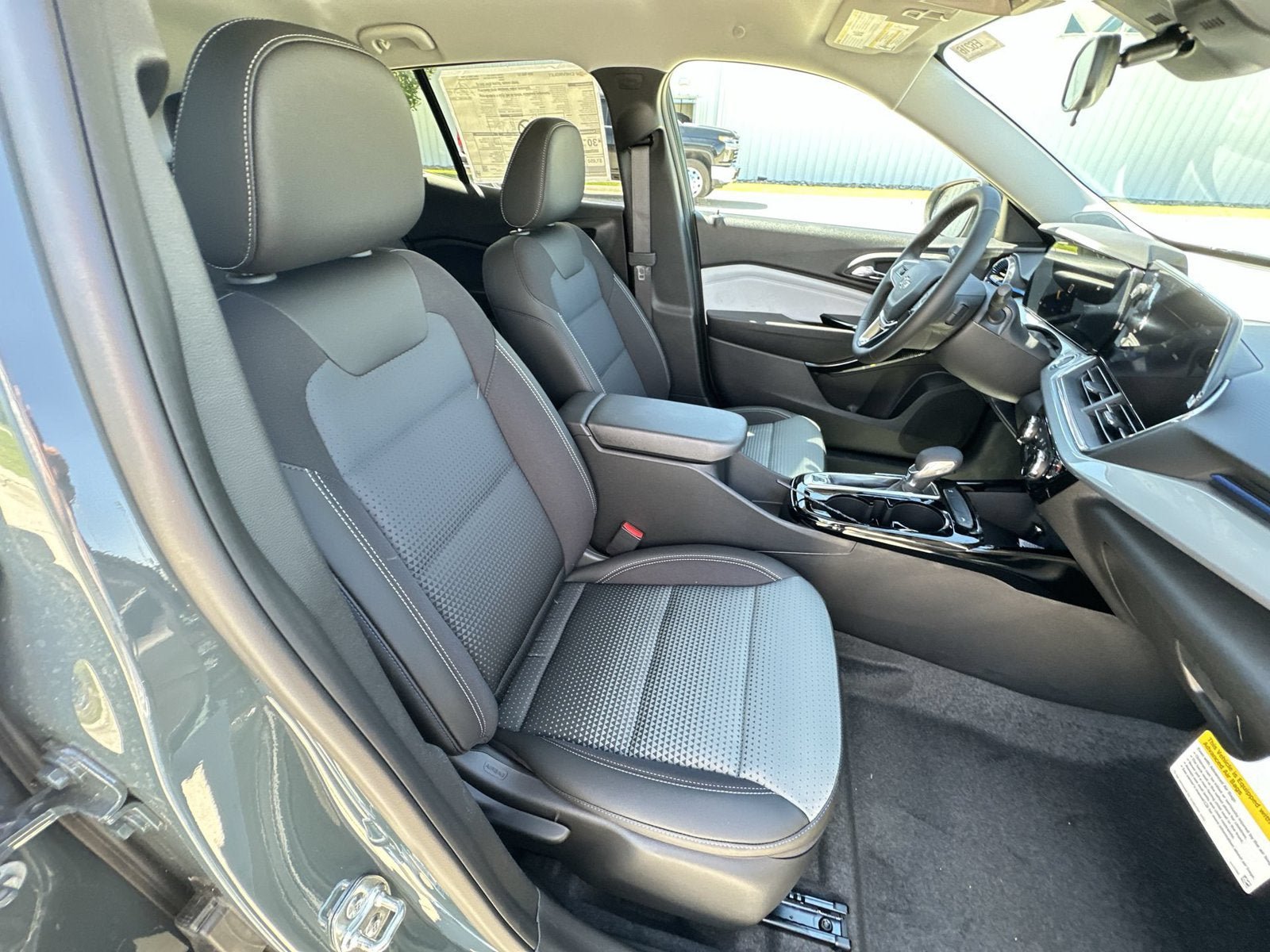 Used 2026 Chevrolet Trax LT w/ Driver Confidence Package FWD image 26