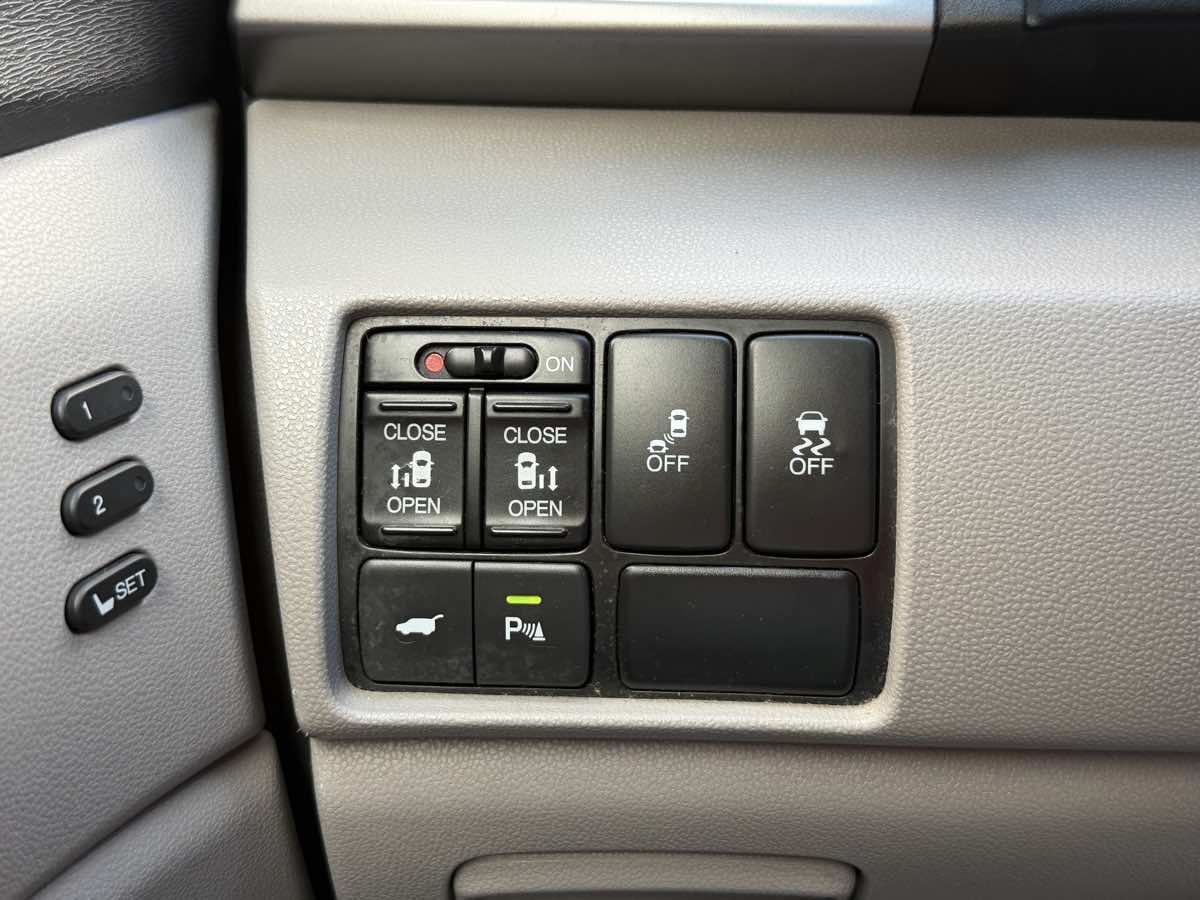 Used 2011 Honda Odyssey Touring image 27