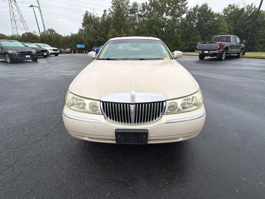 Used 2001 Lincoln Town Car Signature RWD image 19