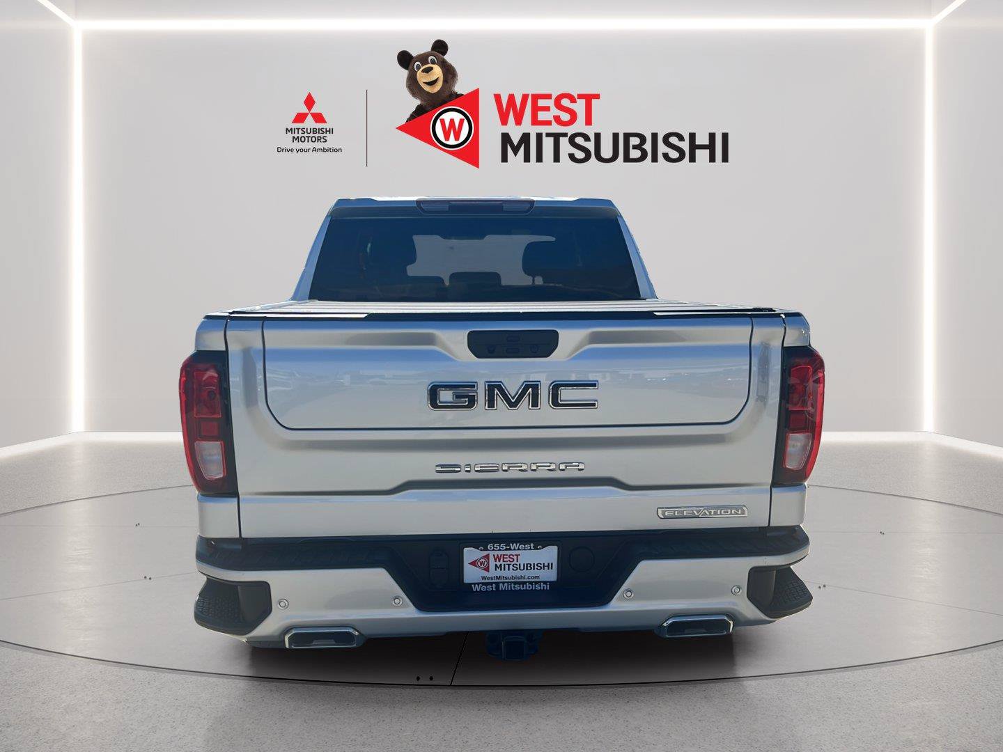 Used 2022 GMC Sierra 1500 Elevation w/ LPO, Elevation Black Package AWD/4WD image 5
