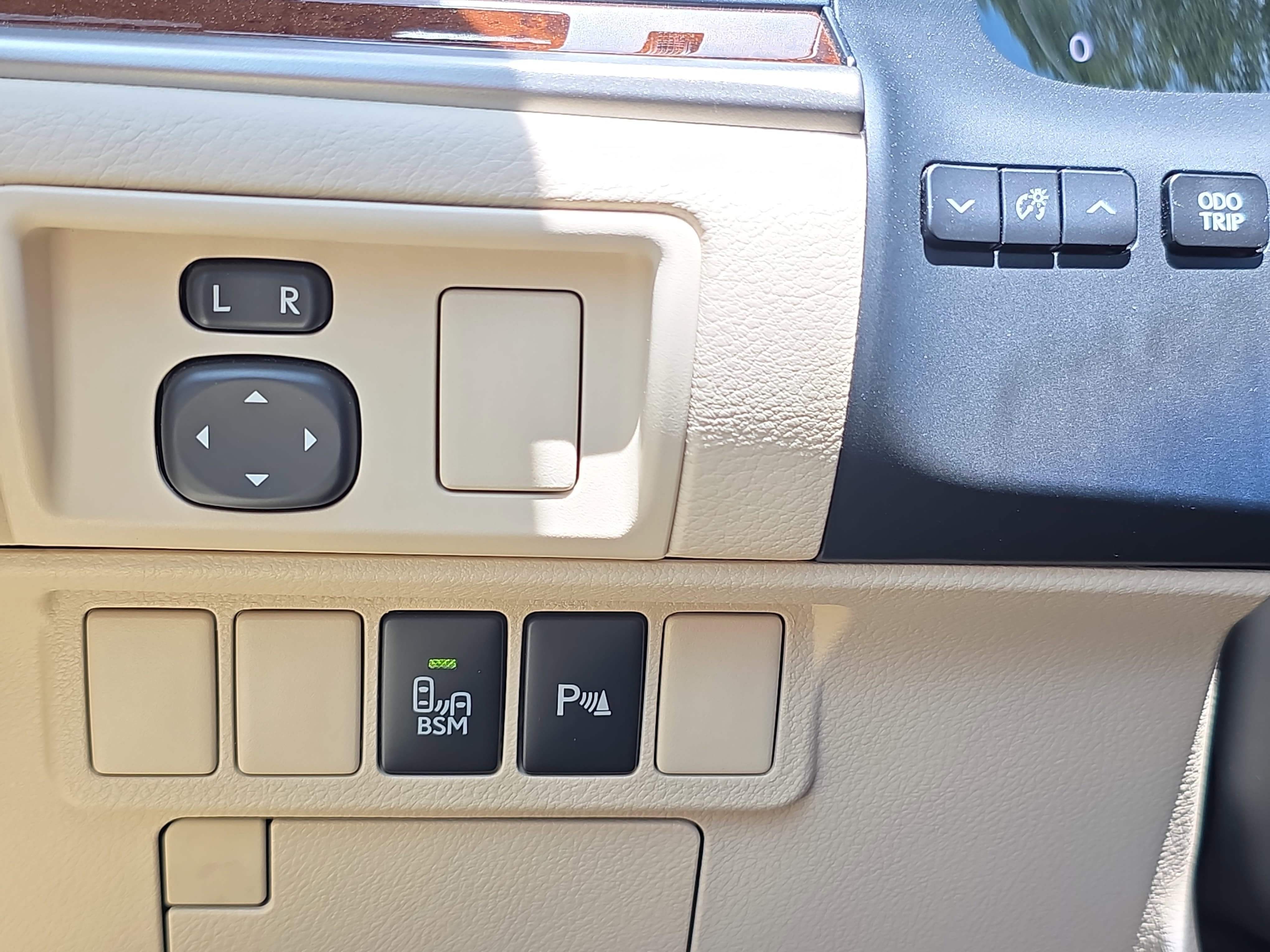 Used 2014 Lexus ES 350 w/ Premium Package FWD image 23