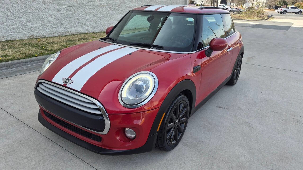 Used 2015 MINI Cooper 2-Door Hardtop image 3