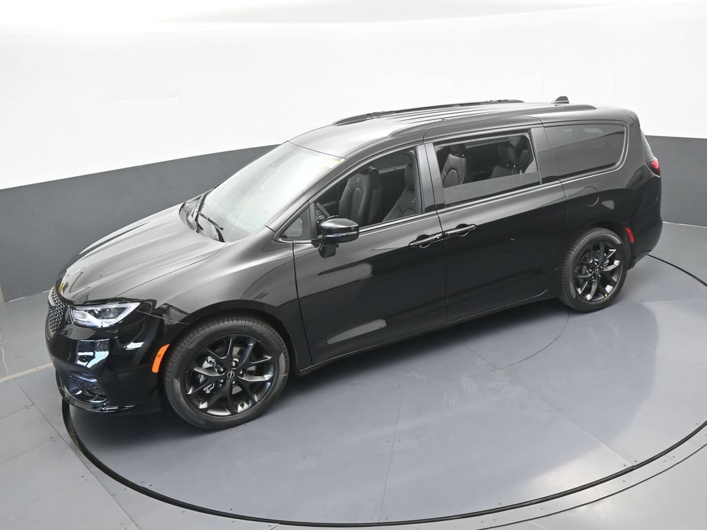 New 2026 Chrysler Pacifica Select w/ S Appearance Package FWD image 47