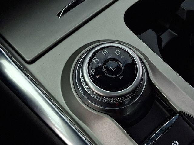 Used 2023 Ford Explorer Platinum w/ Technology Package image 15
