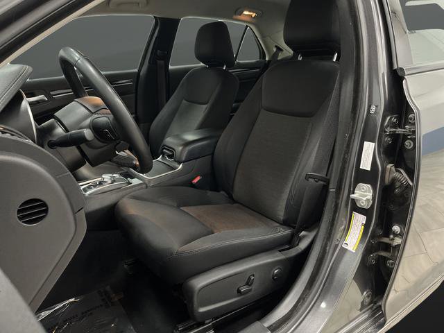 Used 2023 Chrysler 300 Touring w/ Sport Appearance Package image 4