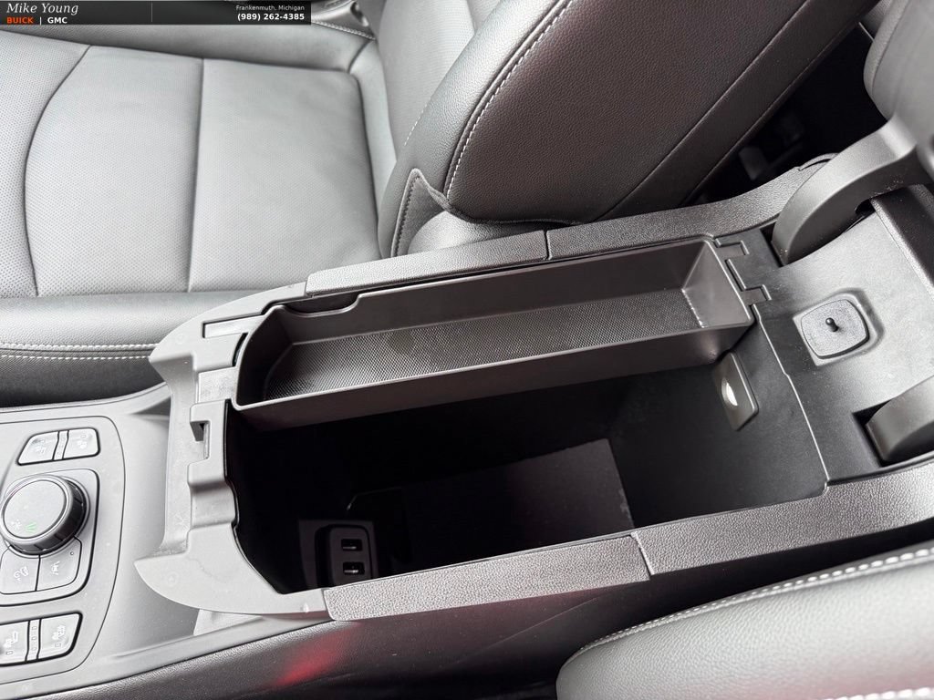 Used 2024 GMC Terrain SLT FWD image 34
