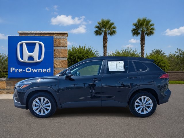 Used 2024 Toyota Corolla Cross LE FWD image 3
