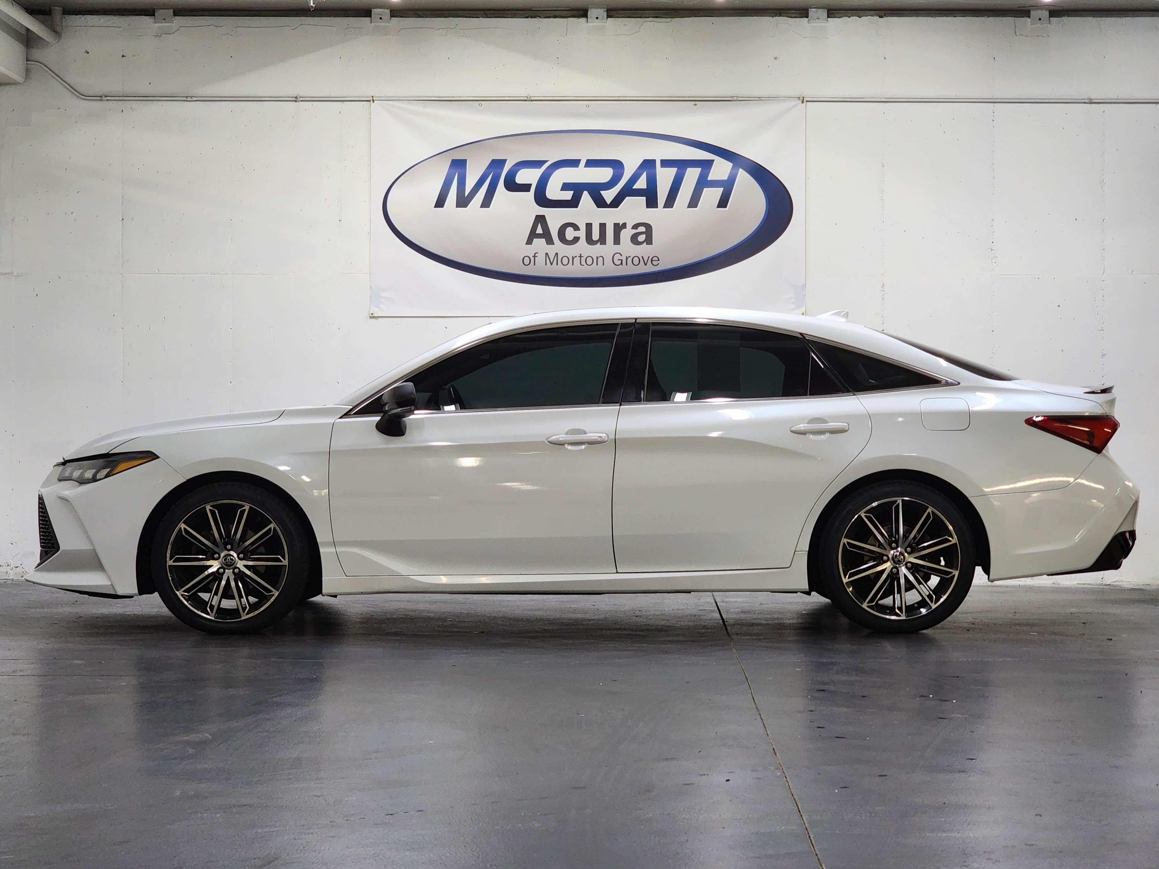 Used 2019 Toyota Avalon XSE w/ All Weather Liner Package FWD image 10