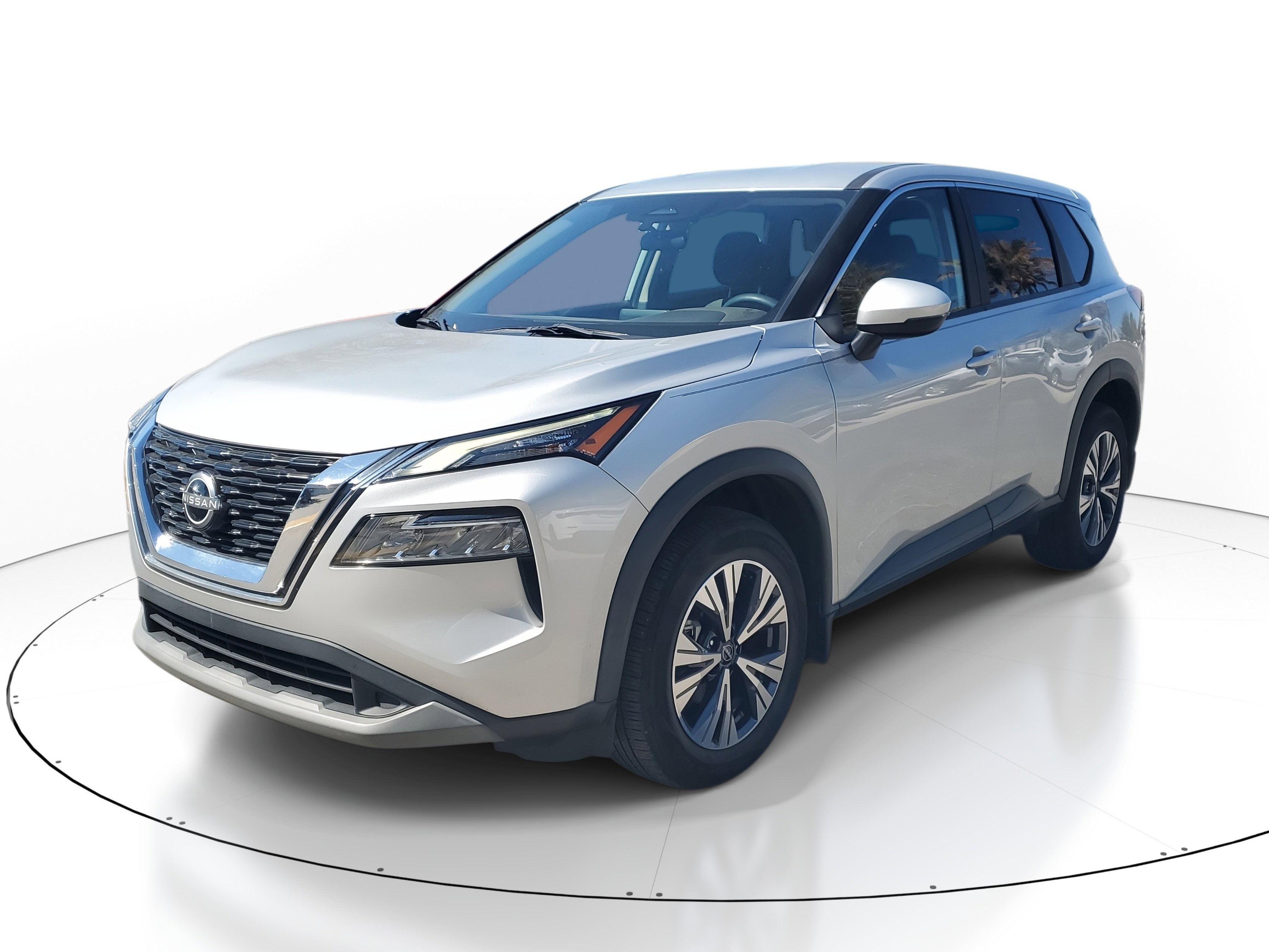 Used 2023 Nissan Rogue SV image 3