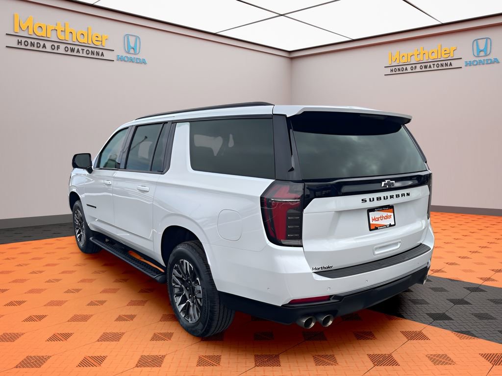 Used 2025 Chevrolet Suburban Z71 AWD/4WD image 3