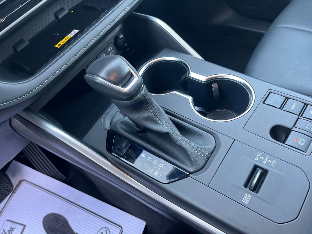 Certified 2024 Toyota Highlander XLE image 29