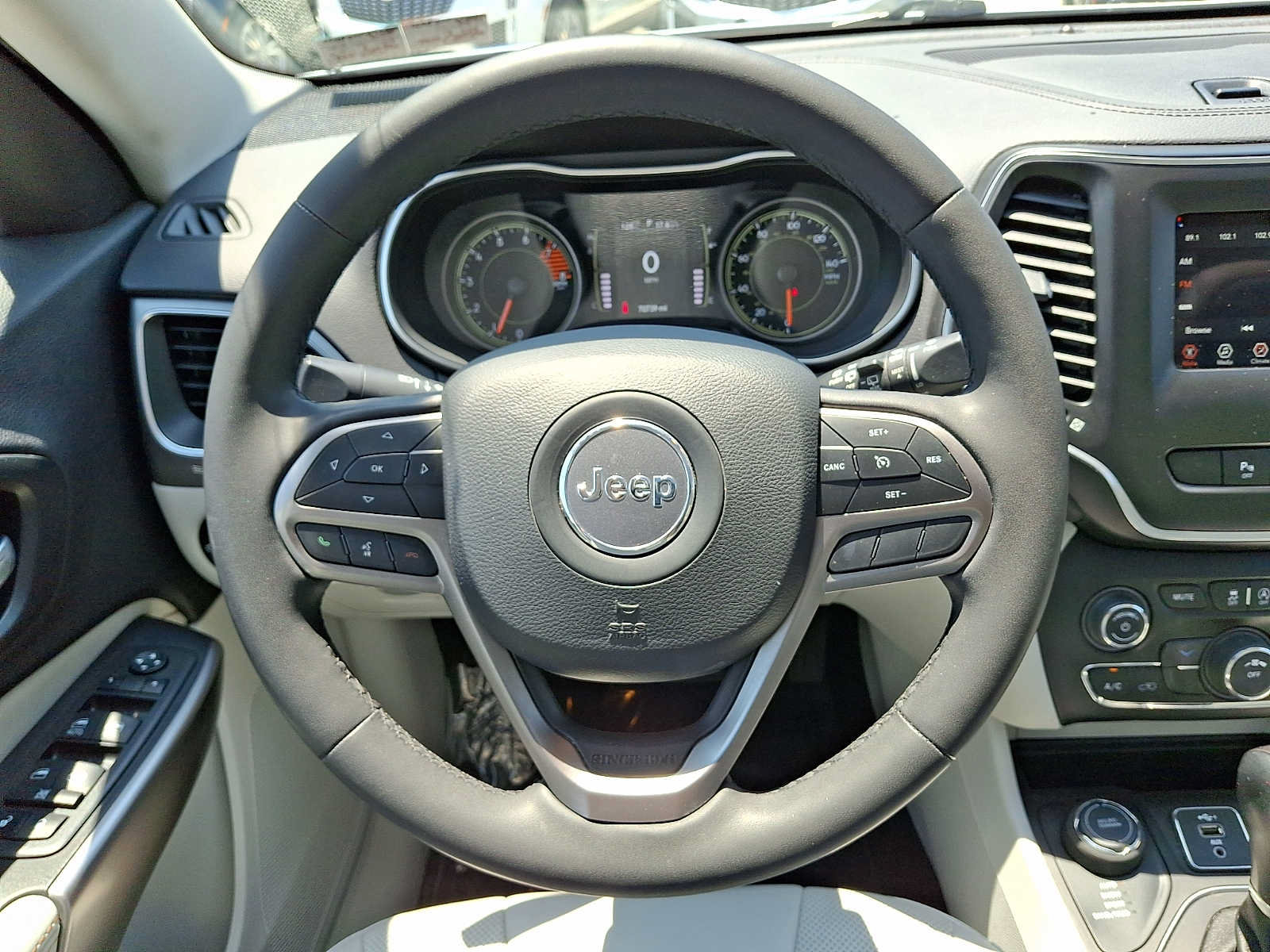 Used 2021 Jeep Cherokee Latitude Lux w/ Sun & Sound Group AWD/4WD image 14