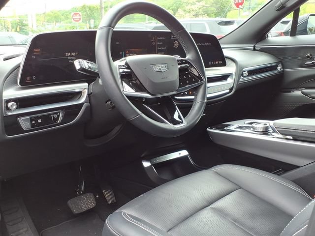 Certified 2024 Cadillac Lyriq Luxury AWD/4WD image 12