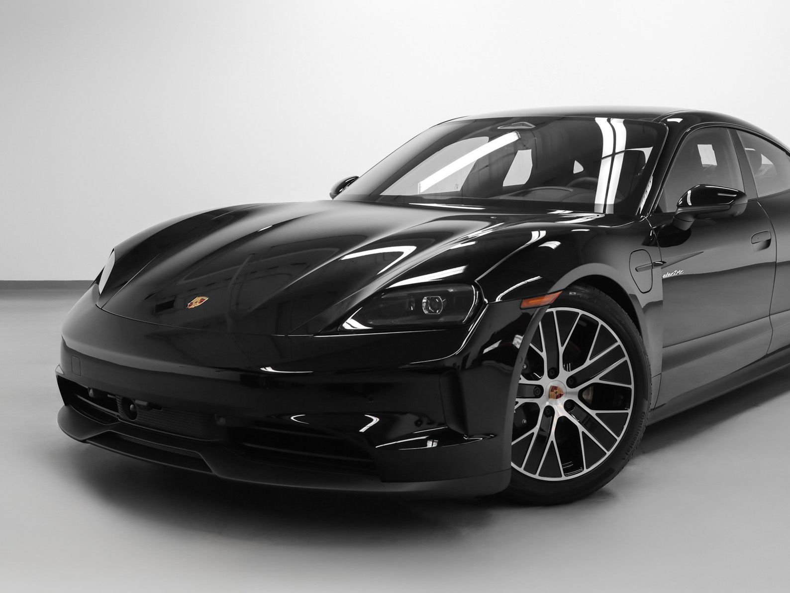 New 2026 Porsche Taycan AWD/4WD image 7