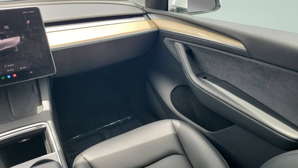 Used 2023 Tesla Model Y Long Range AWD/4WD image 17