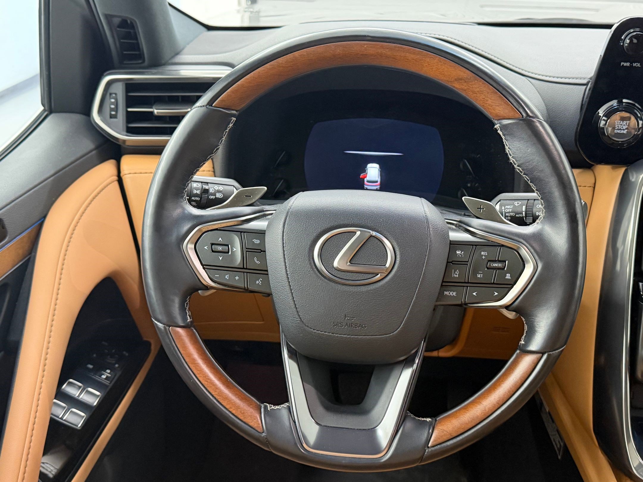 Used 2023 Lexus LX 600 4WD w/ Luxury Package image 15