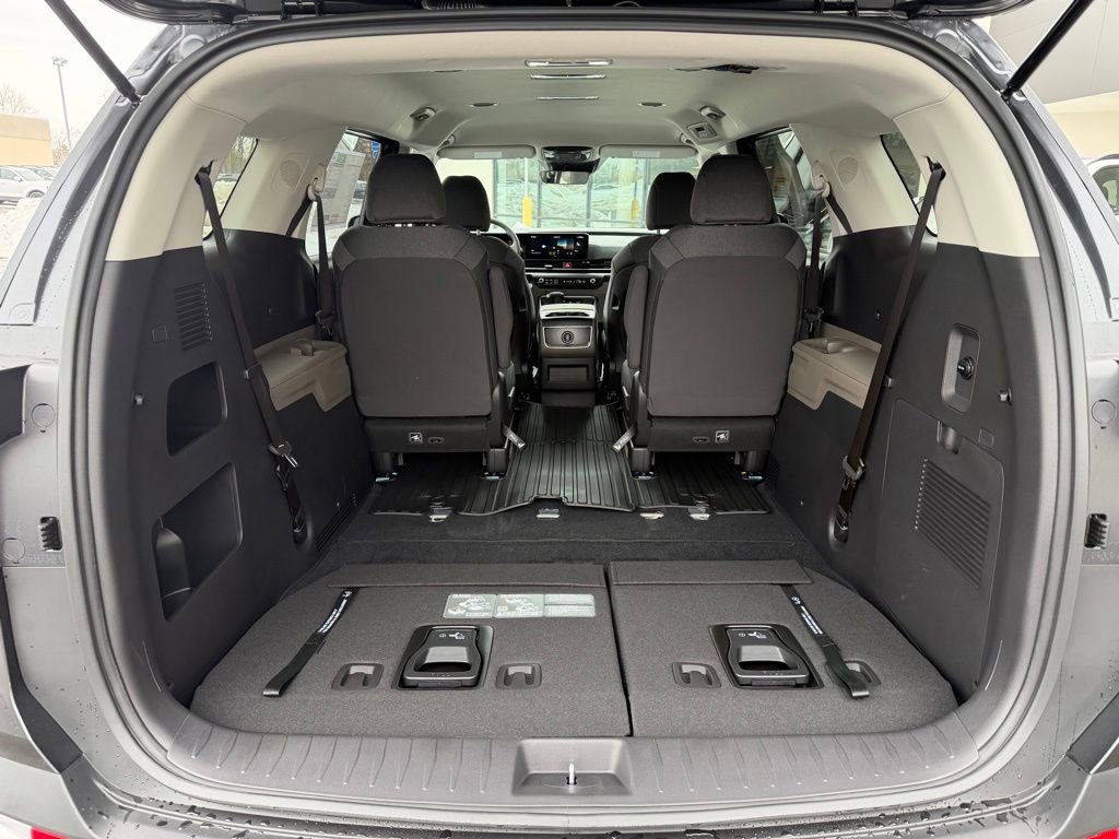 New 2026 Kia Carnival LX FWD image 17