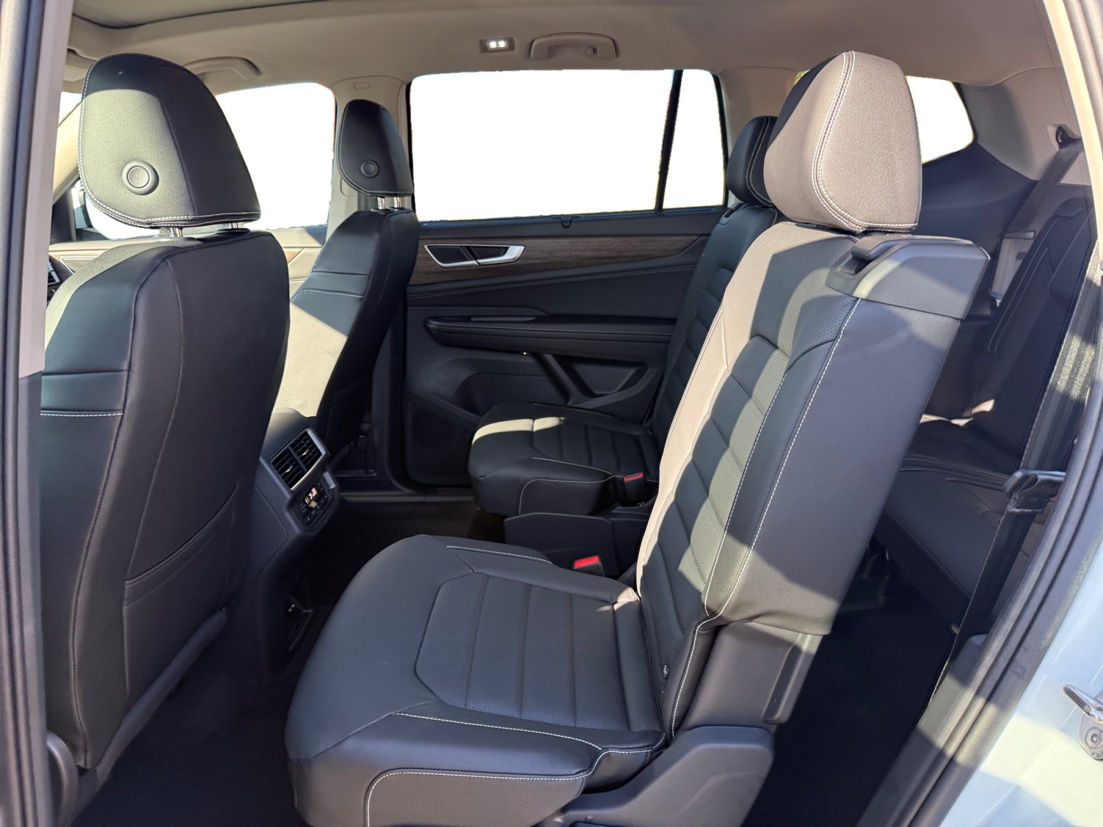 New 2026 Volkswagen Atlas SEL AWD/4WD image 16