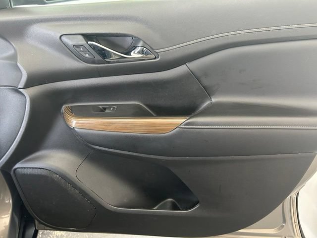 Used 2019 GMC Acadia SLE FWD image 27