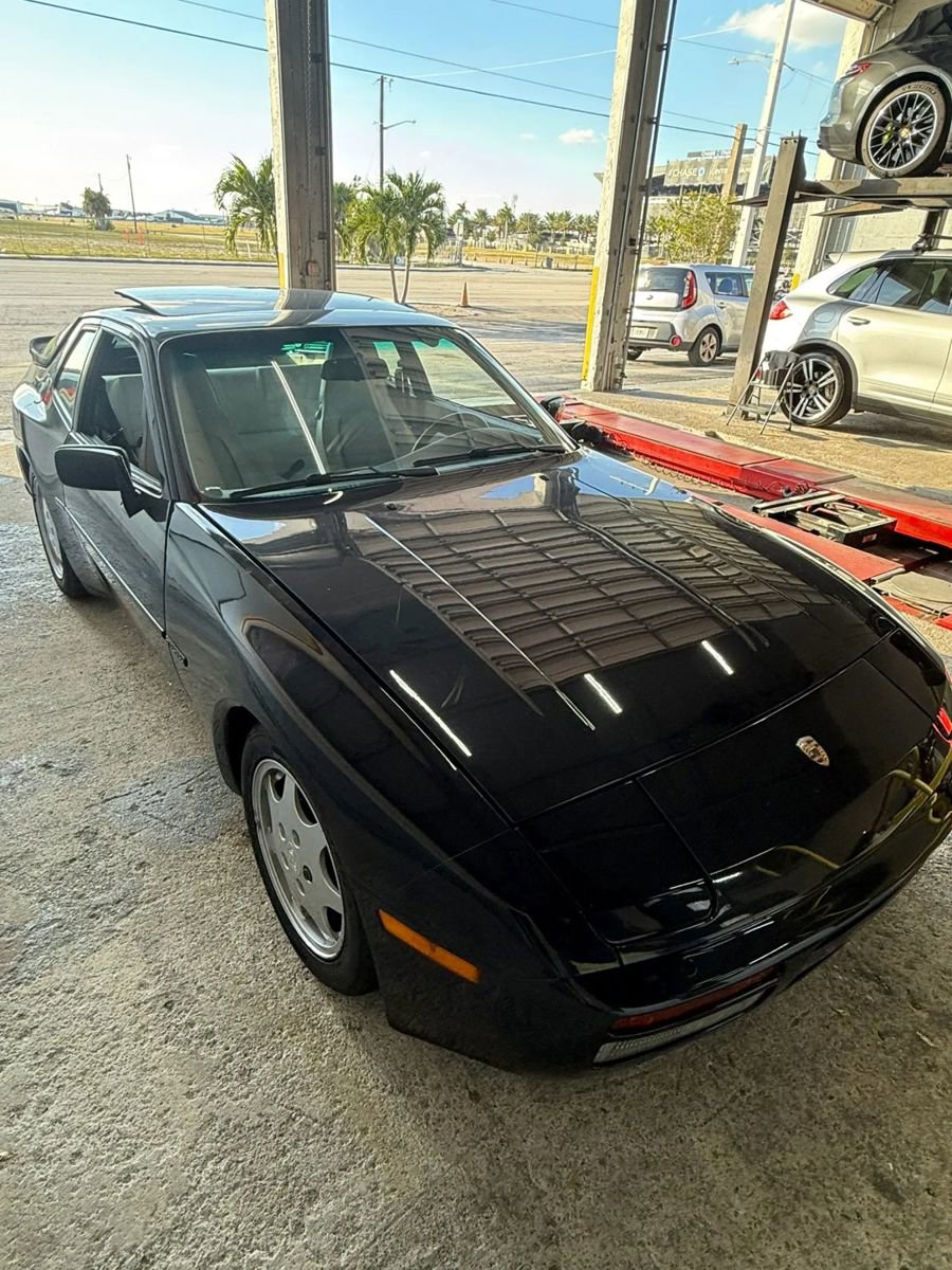Used 1989 Porsche 944 S2 image 54