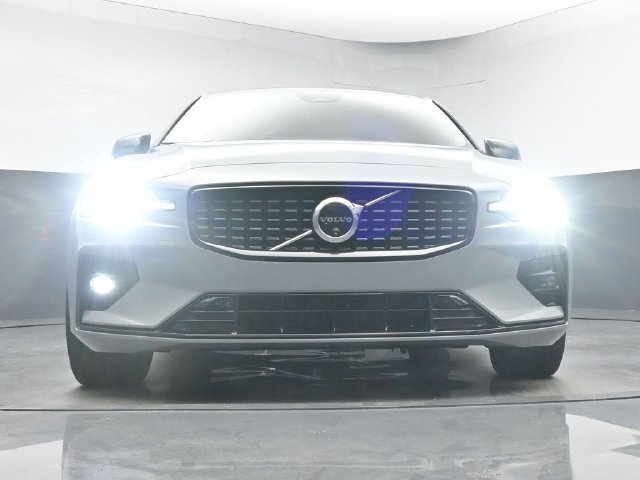 Used 2025 Volvo S60 B5 Plus FWD image 35