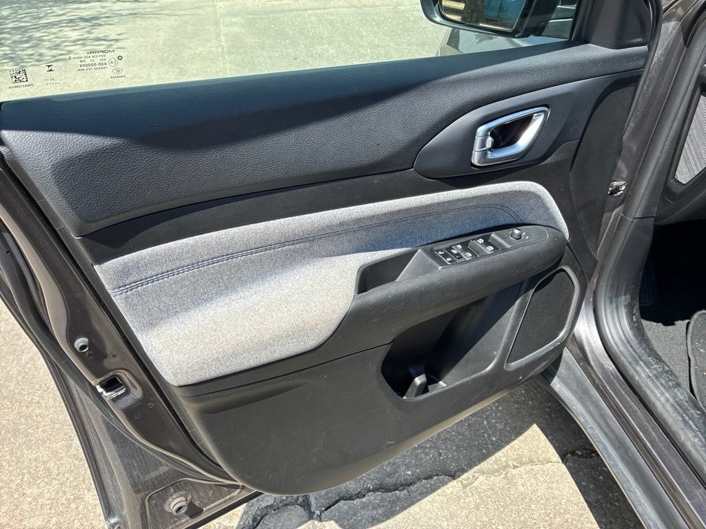 Used 2024 Jeep Compass Latitude AWD/4WD image 47