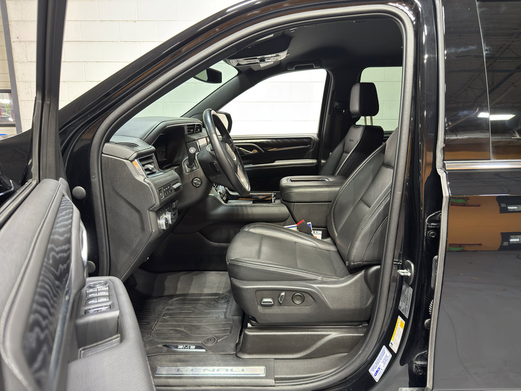 Used 2022 GMC Yukon XL Denali w/ Max Trailering Package image 18