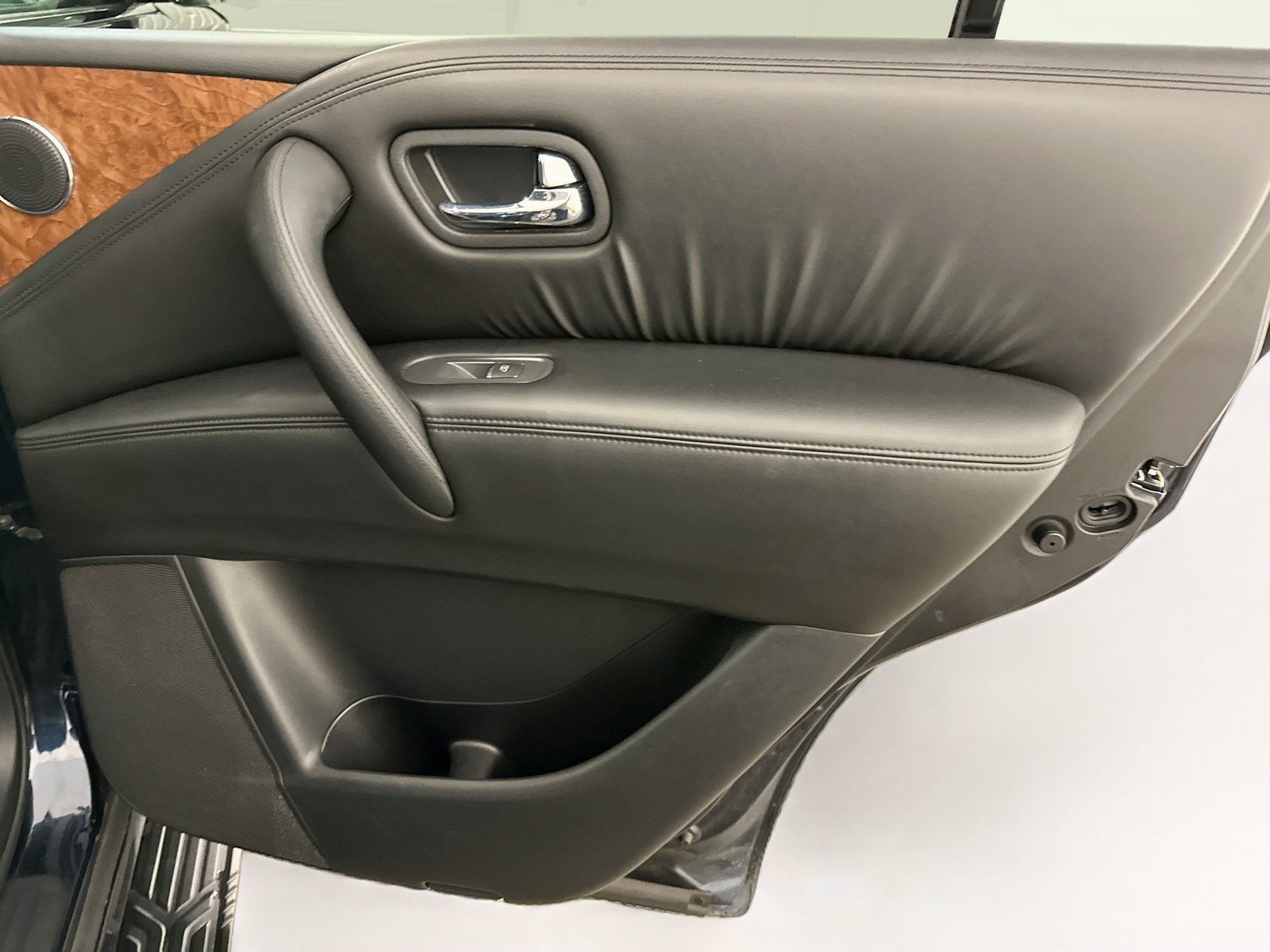 Used 2023 Nissan Armada SL AWD/4WD image 33