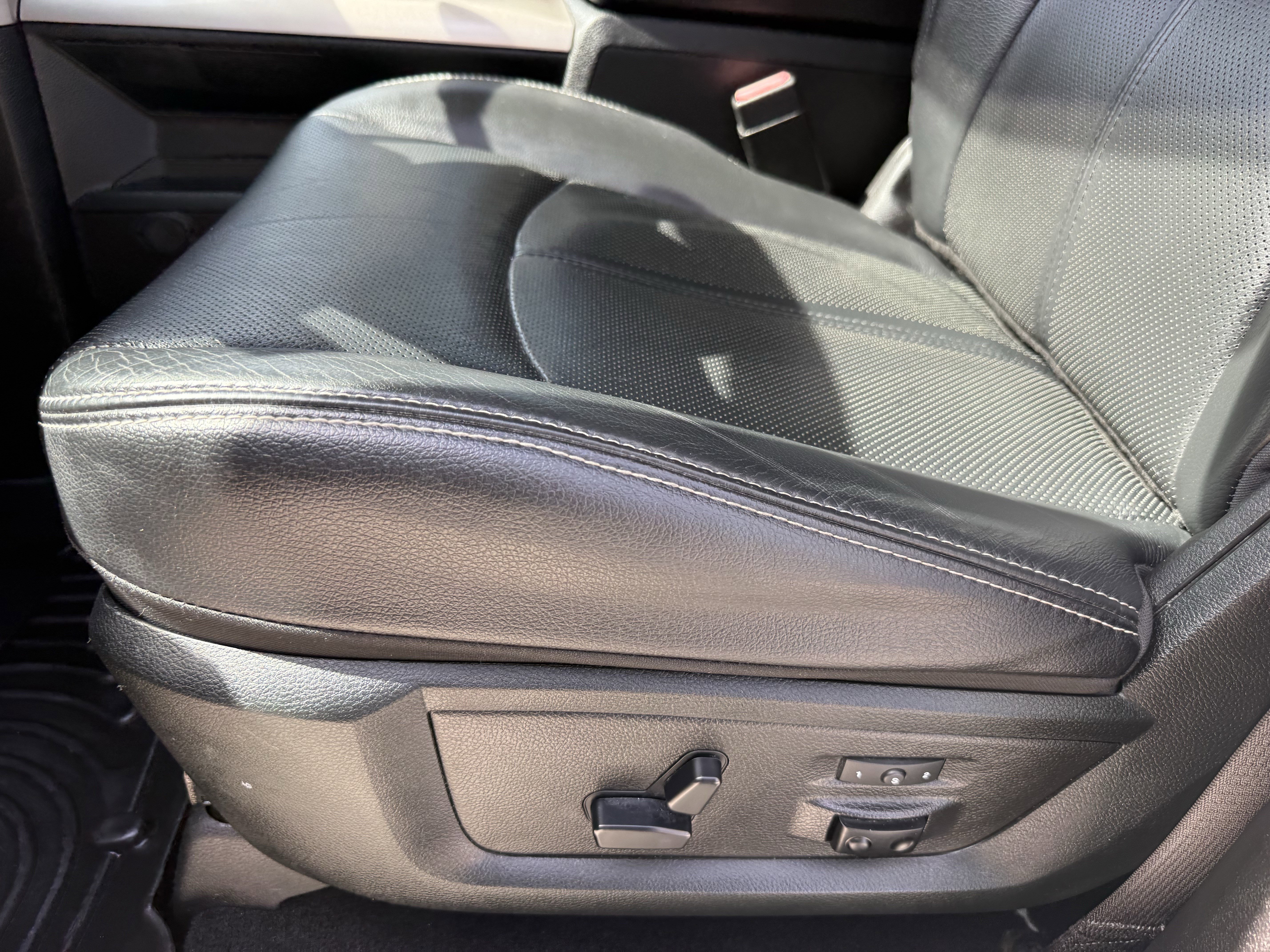 Used 2018 RAM 2500 Laramie image 27