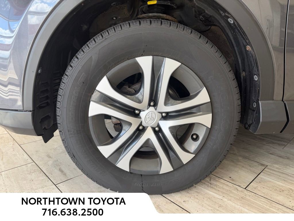 Used 2016 Toyota RAV4 LE image 6