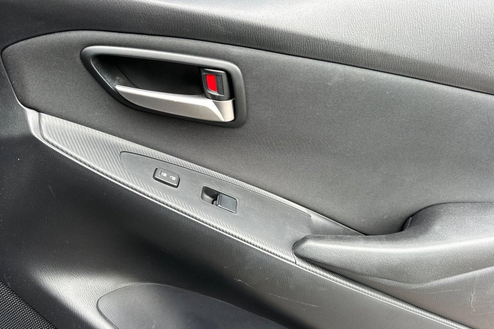 Used 2019 Toyota Yaris LE FWD image 17